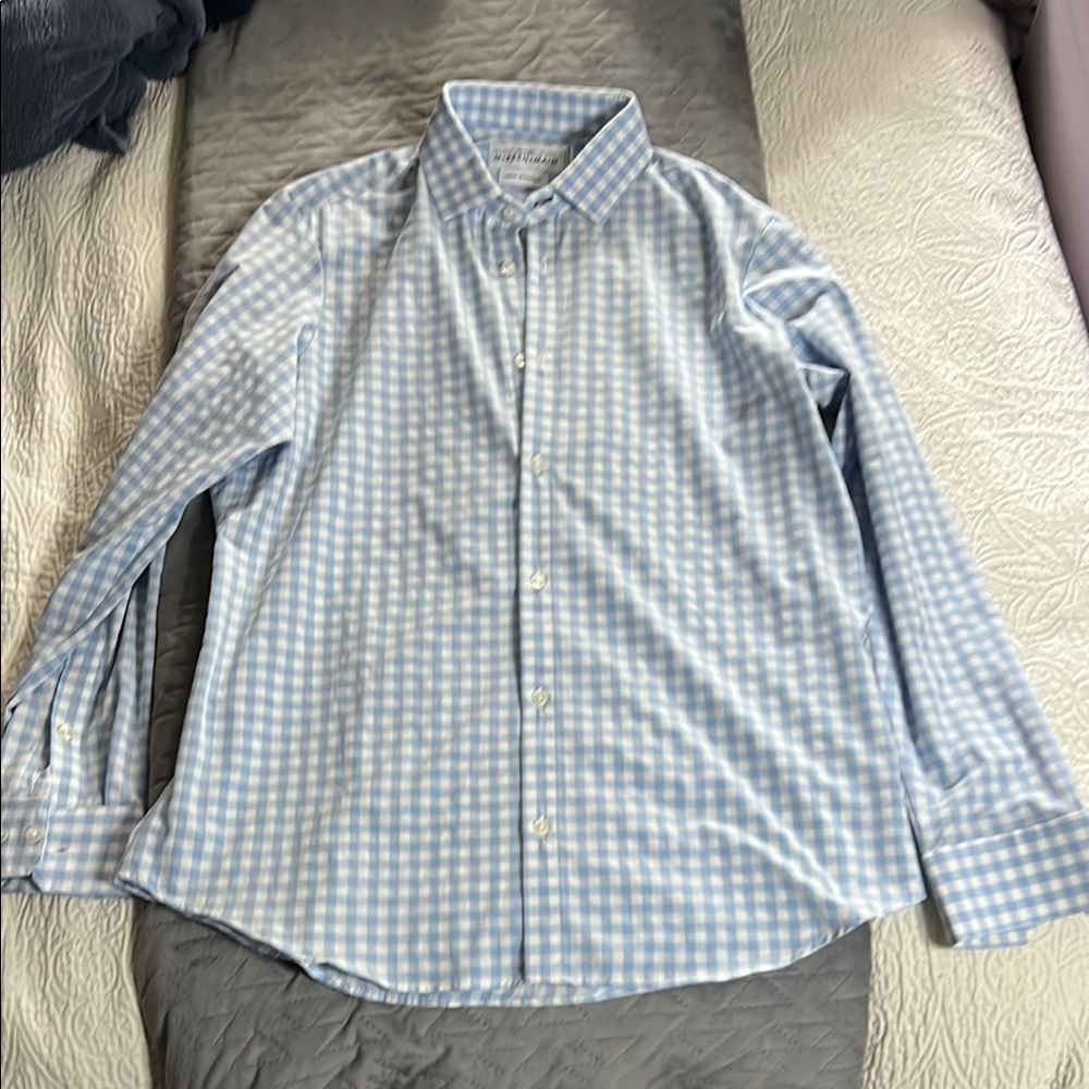 Mizzen+Main Blue and White Casual Button Down Shirt